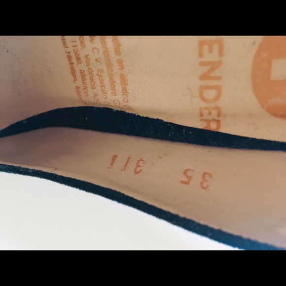 Black heels size 5 - Picture 5 of 5